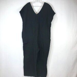 PACT - WOMEN'S MEDIUM - BLACK SHORT SLEEVE V NECK BUTTONS IN BACK JUMPSUIT